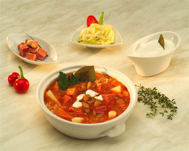 Recipes - Bean soup with cabbage and smoked foreleg ham of pork (for 4 persons) -