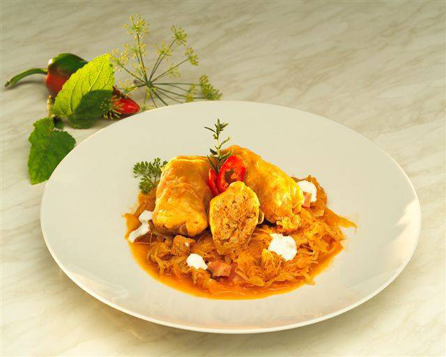 Recipes - Nuptial Stuffed Cabbage of Transylvania (for 4 persons) -