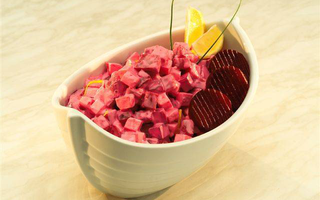 Rote Rübe- Salat (für 4 Personen)